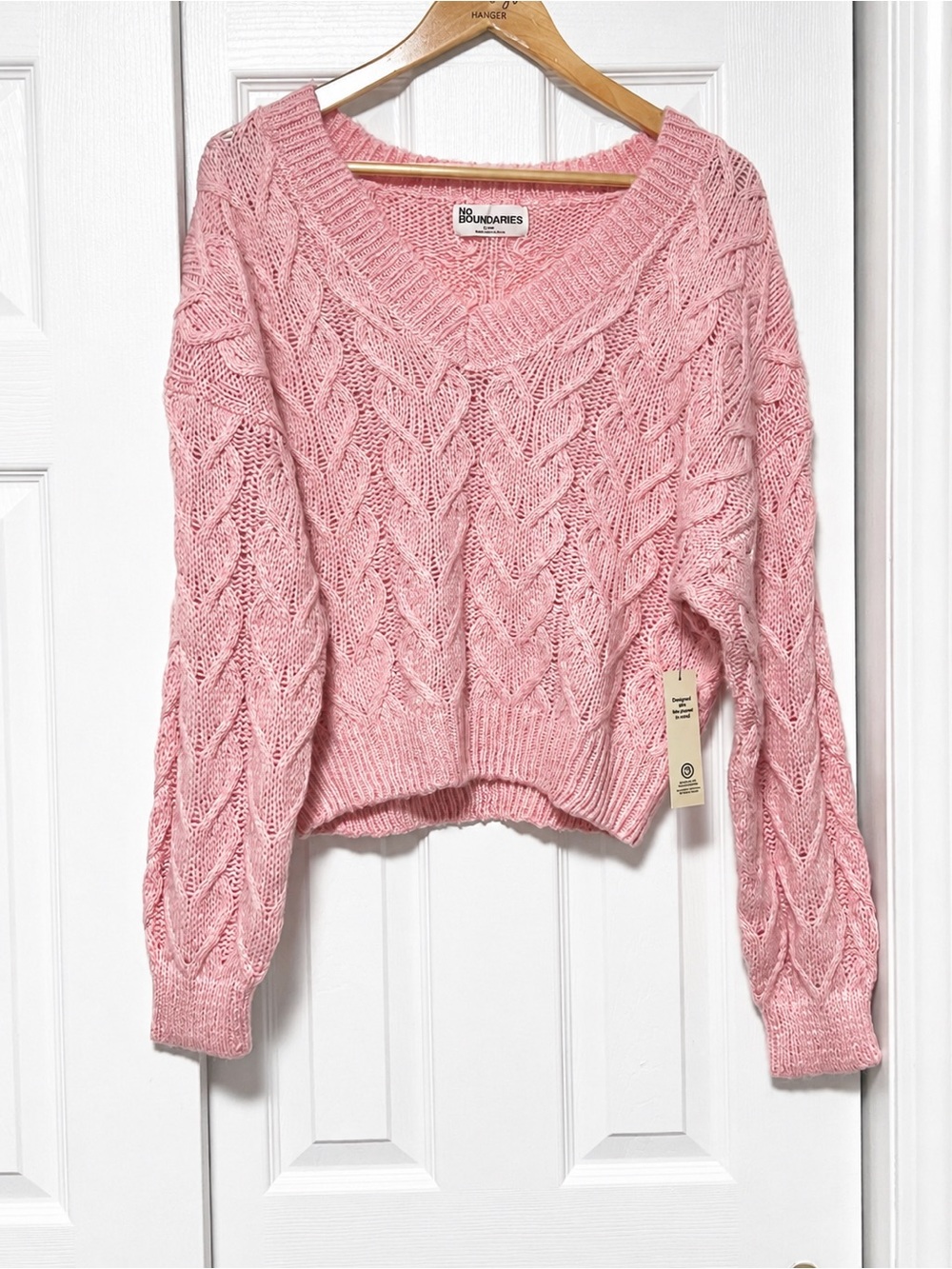 NWT No Boundaries Pink Cable Knit Cropped V-Neck Sweater Size S